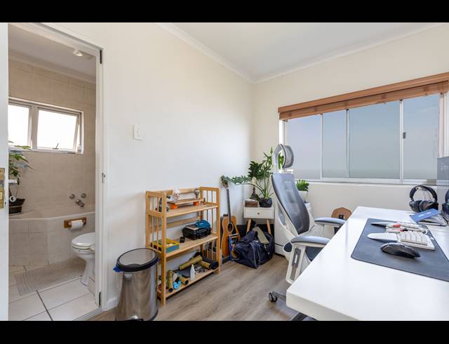 2 BEDROOM APARTMENT TO LET IN CAMPS BAY